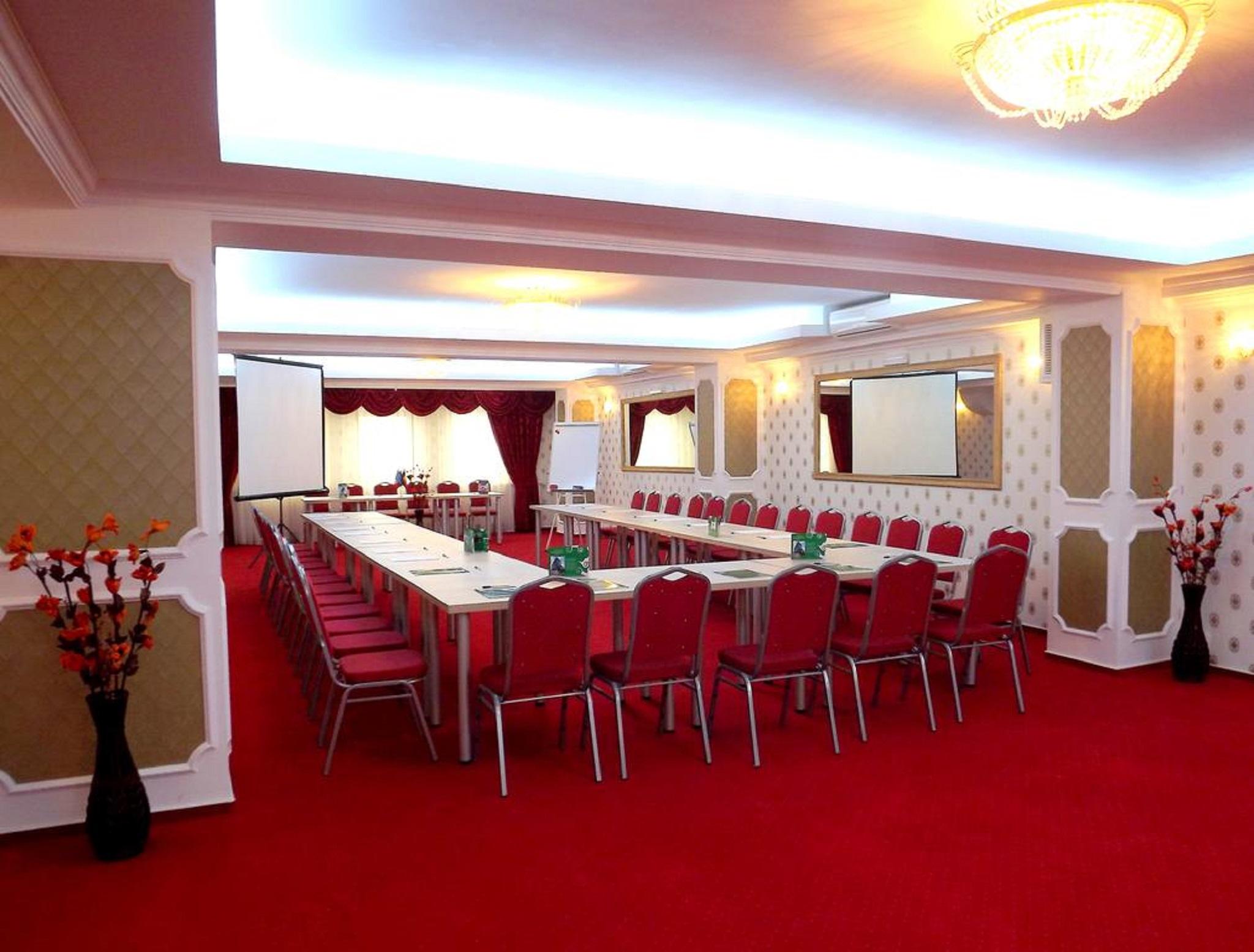 West Plaza Hotel Bukares Bagian luar foto