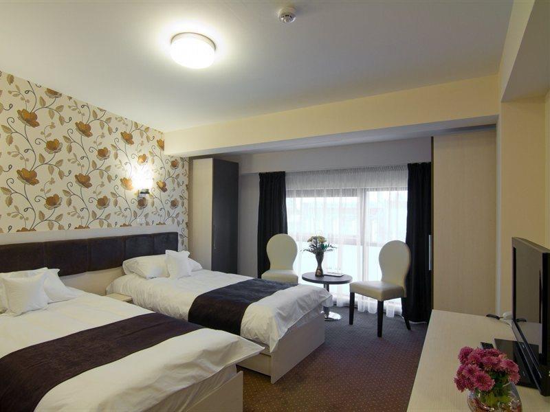 West Plaza Hotel Bukares Bagian luar foto